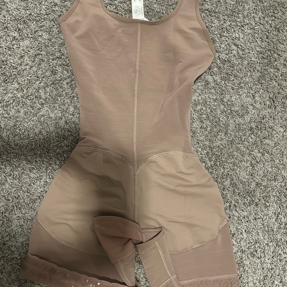 Full body con busto Seamless Tan Shapewear Bodysuit faja completa - Picture 2 of 4